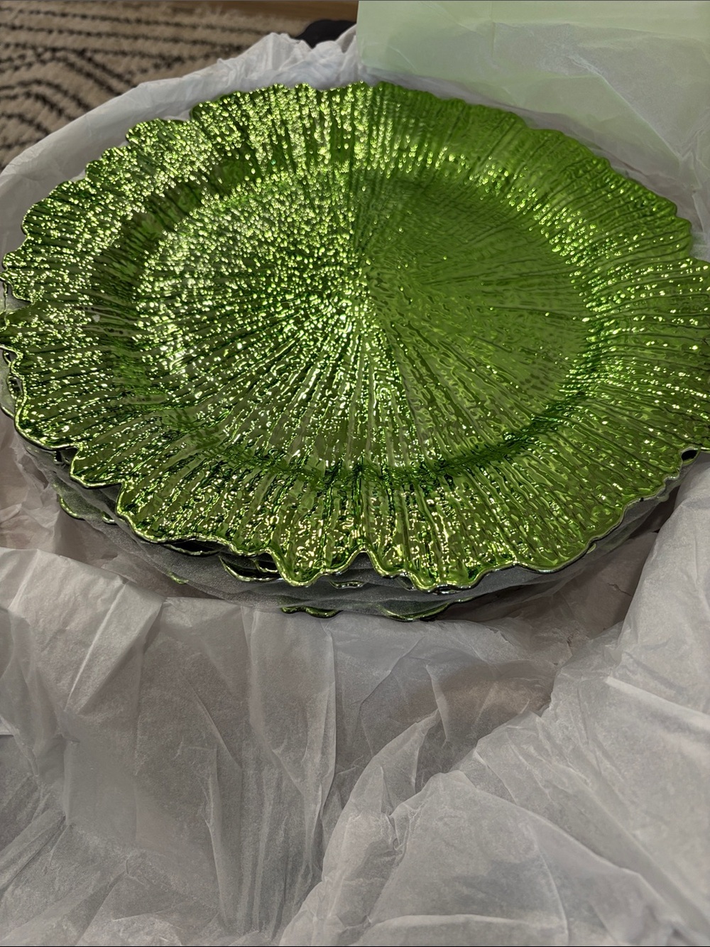 STUNNING 13-Inch 6-Pack Heavy Quality Plastic Round Charger Plates-Reef Green